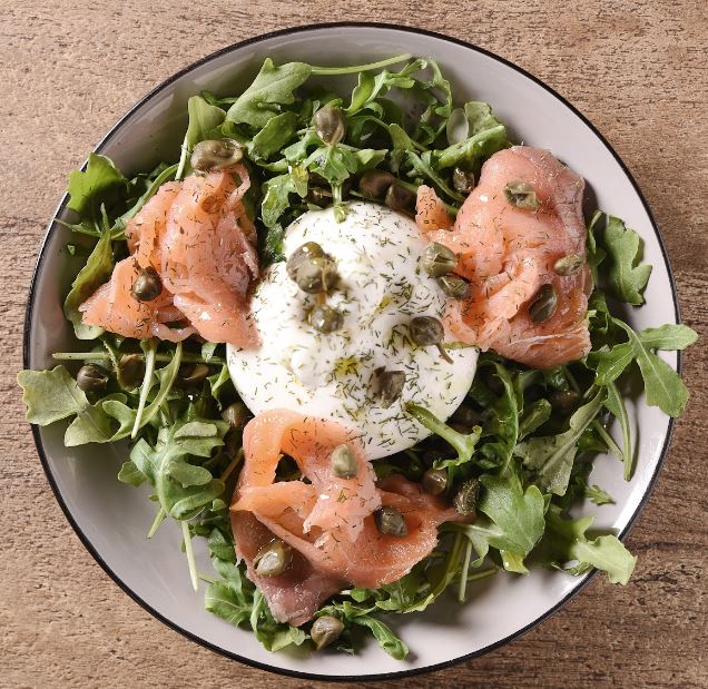 Ensalada con salmón ahumado